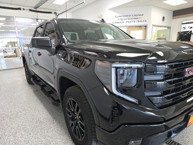 Used 2024 GMC Sierra 1500 Elevation image 3