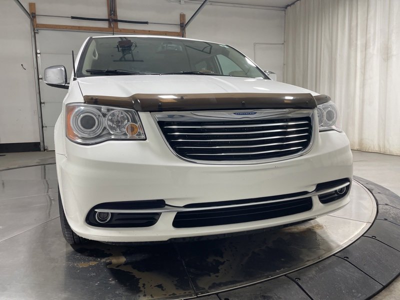 Used 2012 Chrysler Town & Country Limited w/ Luxury Group image 2