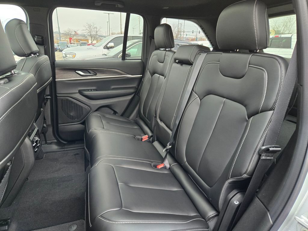 New 2025 Jeep Grand Cherokee Limited image 27