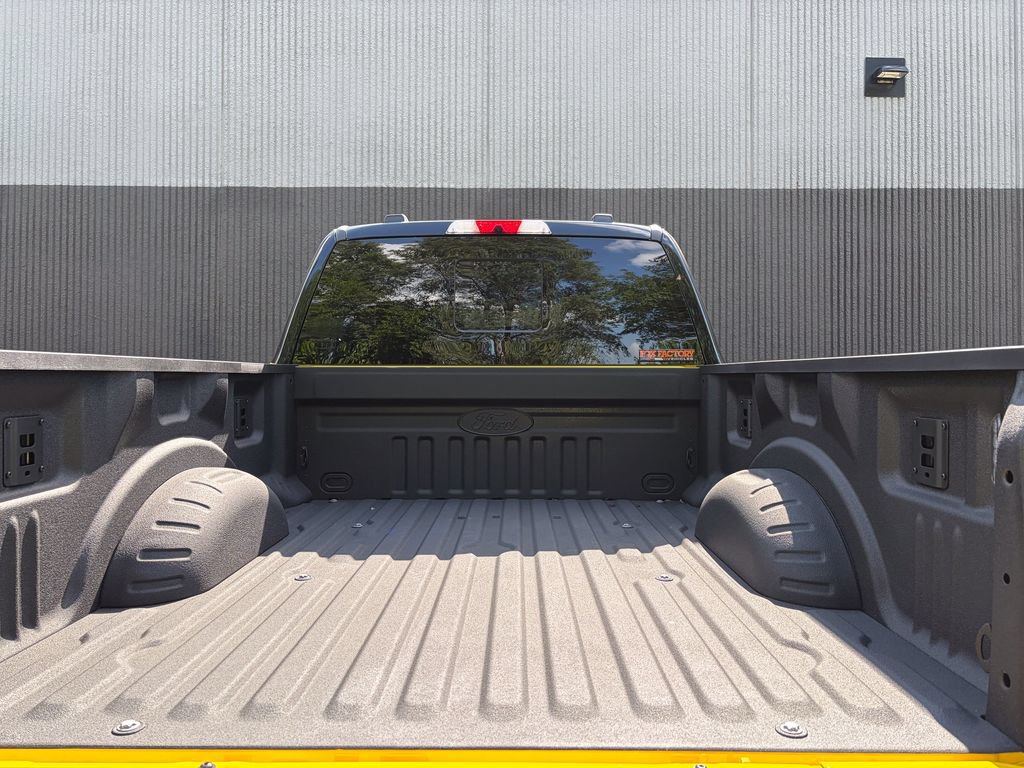 New 2026 Ford F250 Lariat w/ Black Appearance Package AWD/4WD image 23