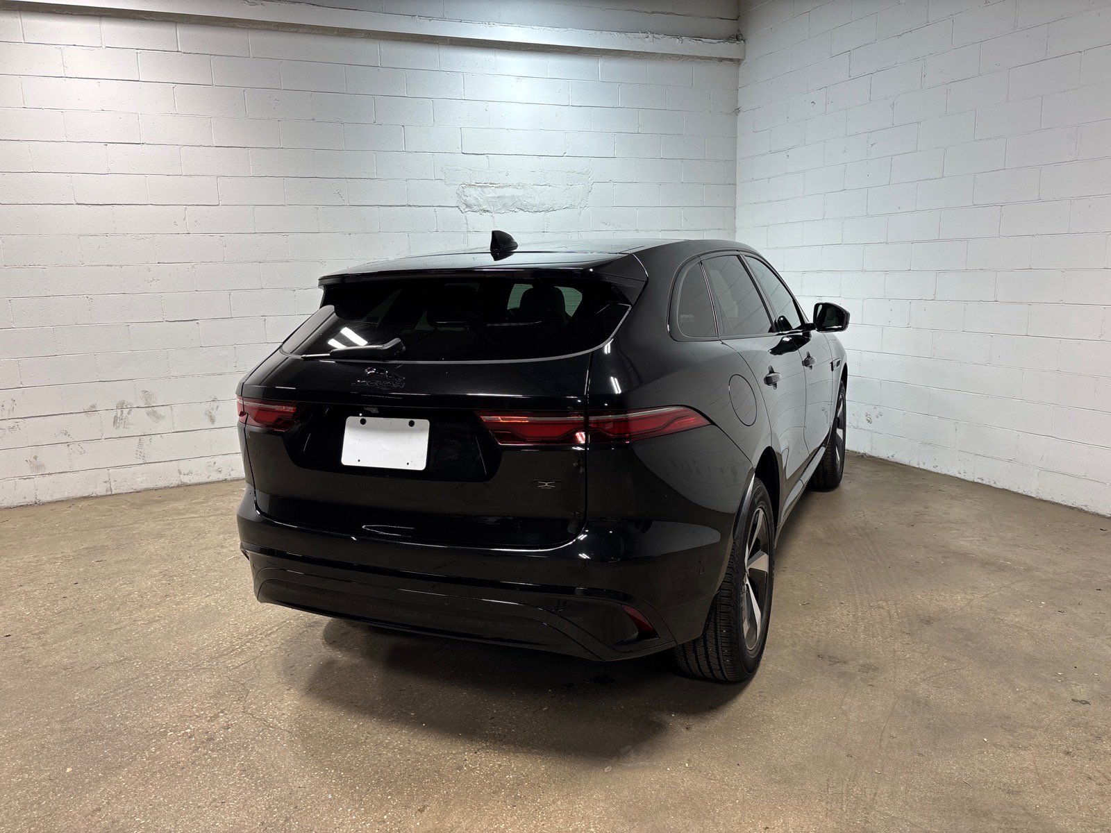 Used 2026 Jaguar F-PACE R-Dynamic S AWD/4WD image 7