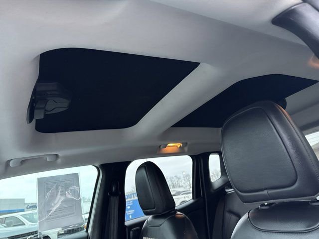 Used 2017 Jeep Renegade Trailhawk image 16