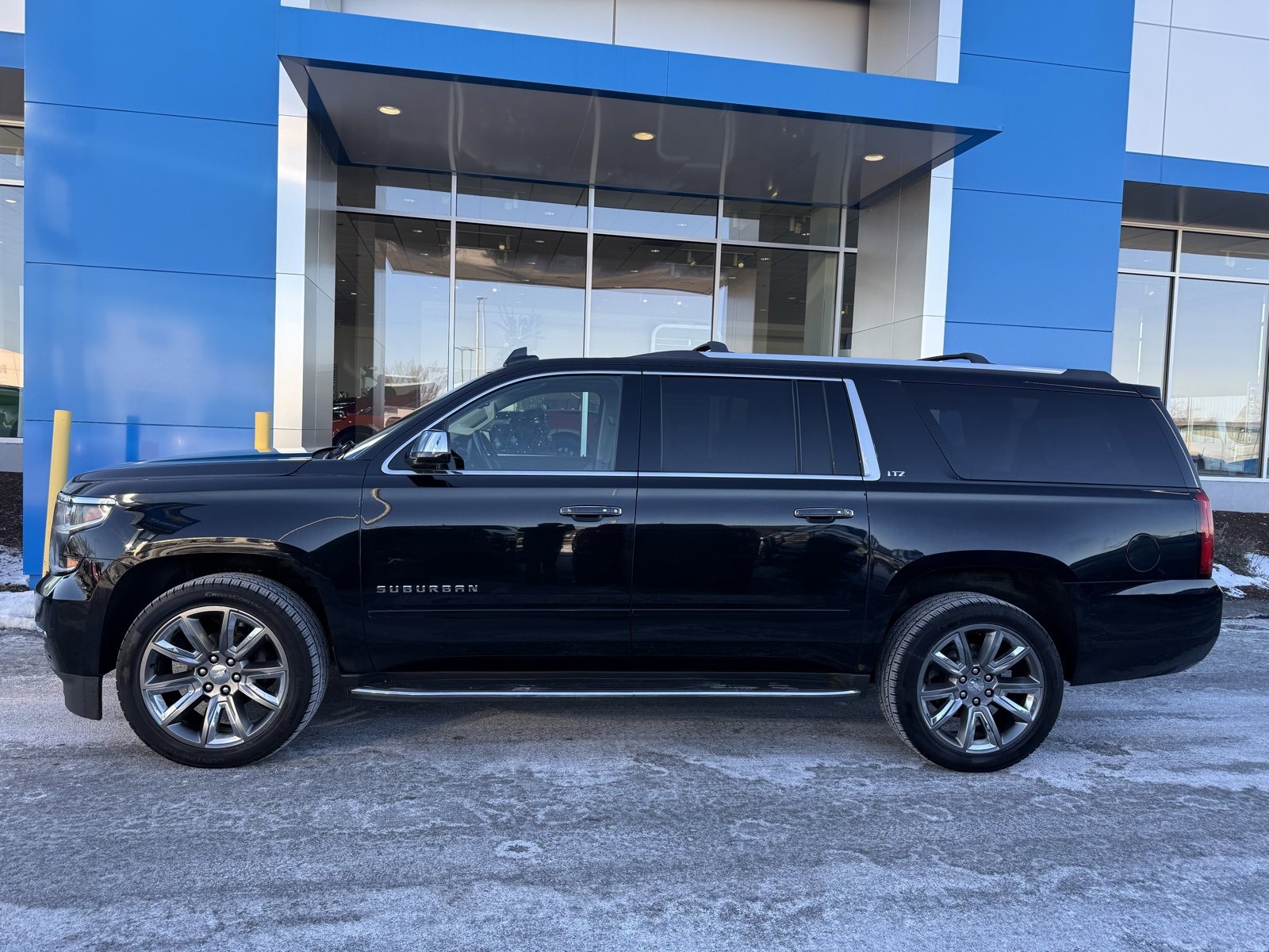 Used 2015 Chevrolet Suburban LTZ image 10