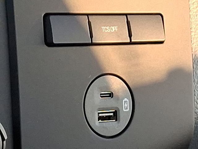 Used 2023 Ford F650 2WD Regular Cab Super Duty image 25