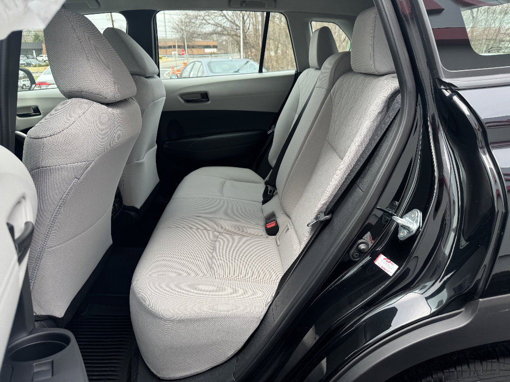 Used 2024 Toyota Corolla Cross L image 9