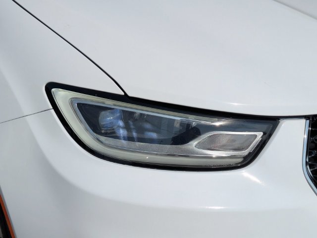 Used 2024 Chrysler Pacifica Limited FWD image 10