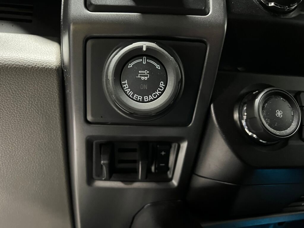 Used 2020 Ford F150 XLT w/ Equipment Group 302A Luxury image 16