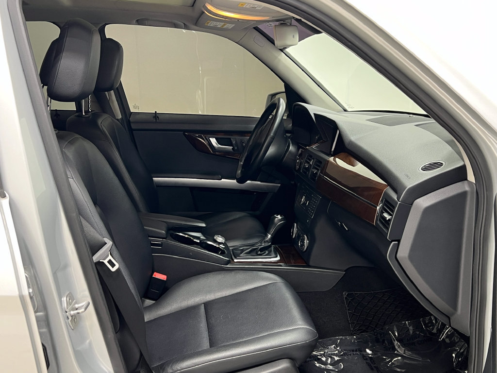 Used 2012 Mercedes-Benz GLK 350 4MATIC image 32