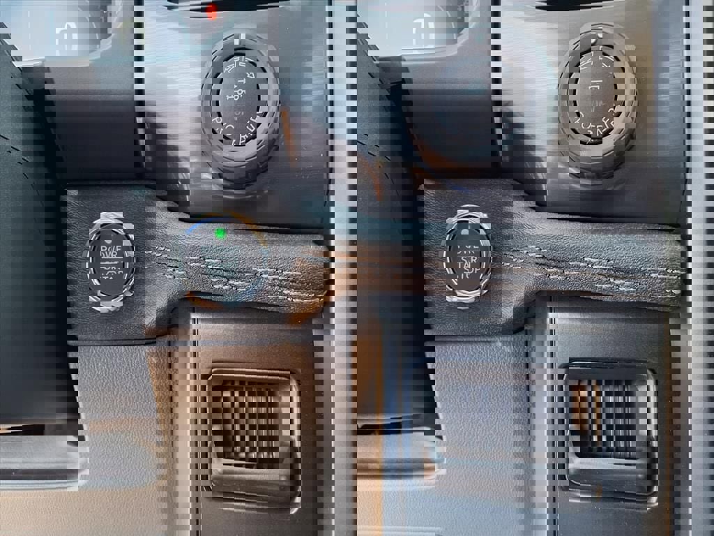 New 2025 Ford F150 Lightning Flash image 19