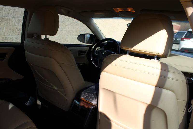 Used 2015 Toyota Avalon XLE FWD image 12