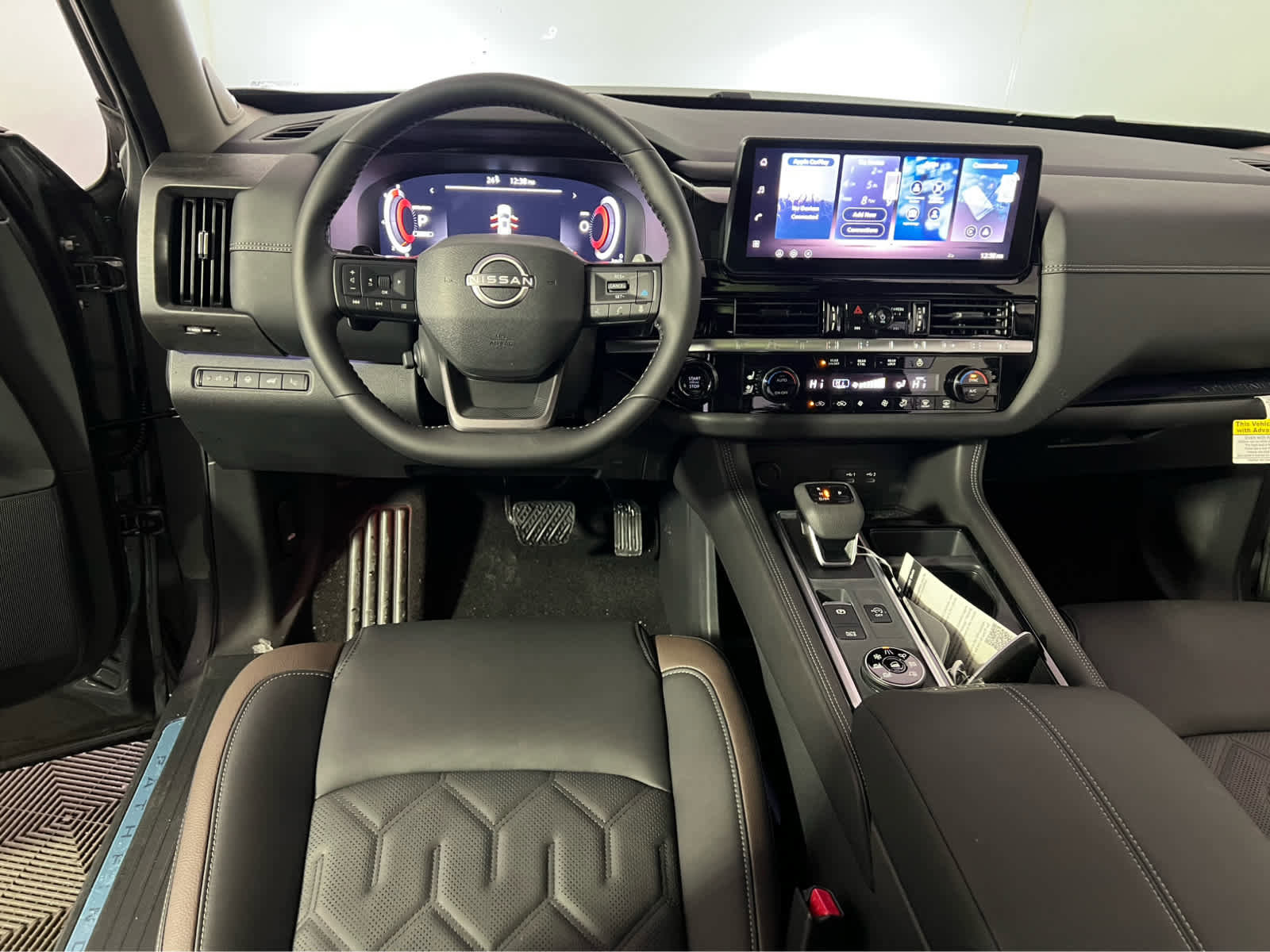 New 2026 Nissan Pathfinder Platinum image 11