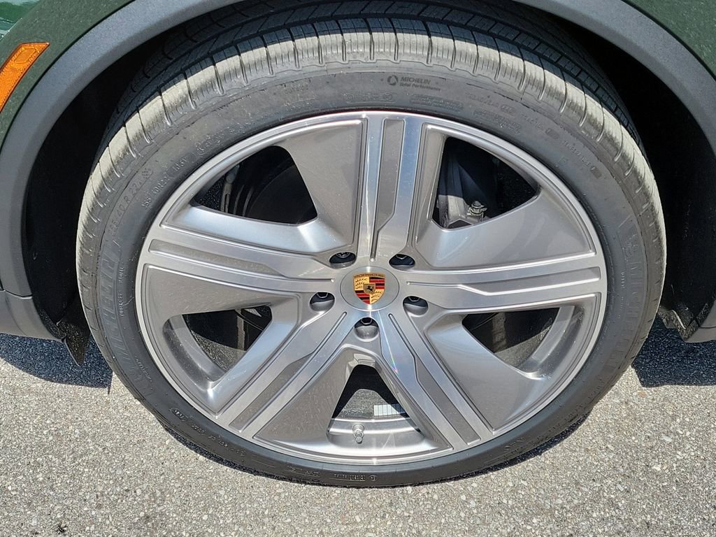 New 2026 Porsche Macan 4 Electric image 12