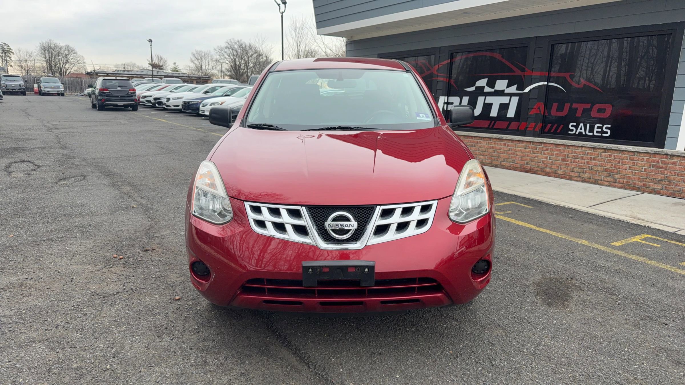 Used 2011 Nissan Rogue S image 2