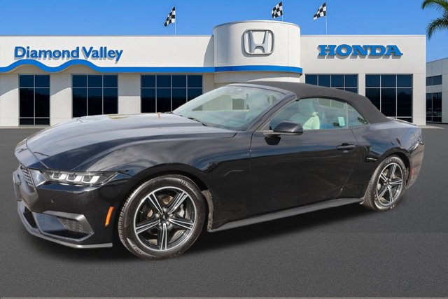 Used 2024 Ford Mustang Premium image 3