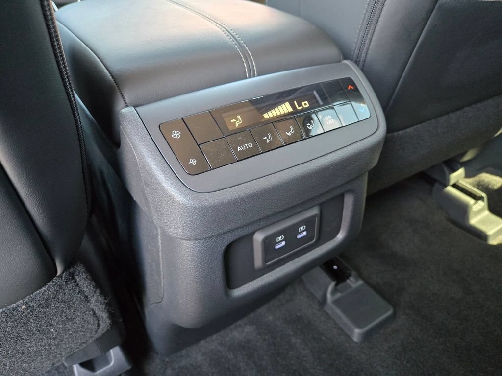 New 2026 Nissan Pathfinder SL FWD image 16