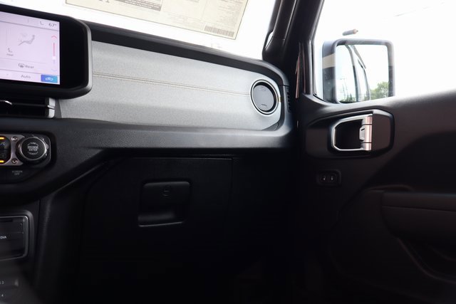 New 2025 Jeep Gladiator Sport image 42