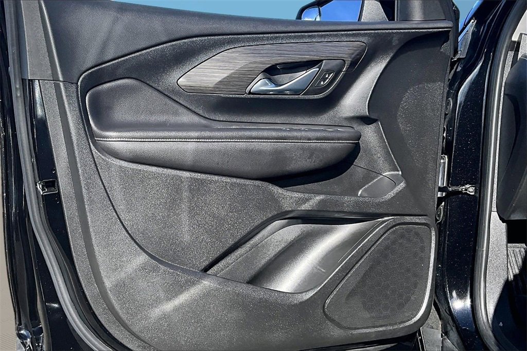 Used 2022 GMC Terrain SLE w/ Driver Convenience Package image 23