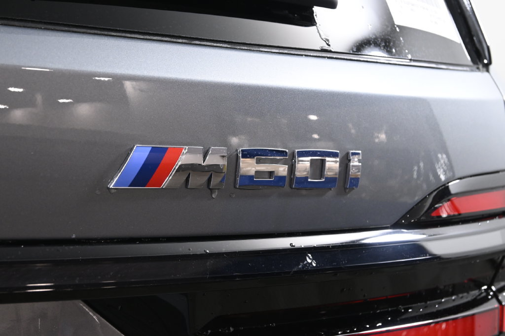 Used 2027 BMW X7 M60i AWD/4WD image 41