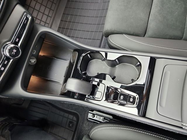 New 2026 Volvo XC40 B5 Ultra w/ Climate Package image 26