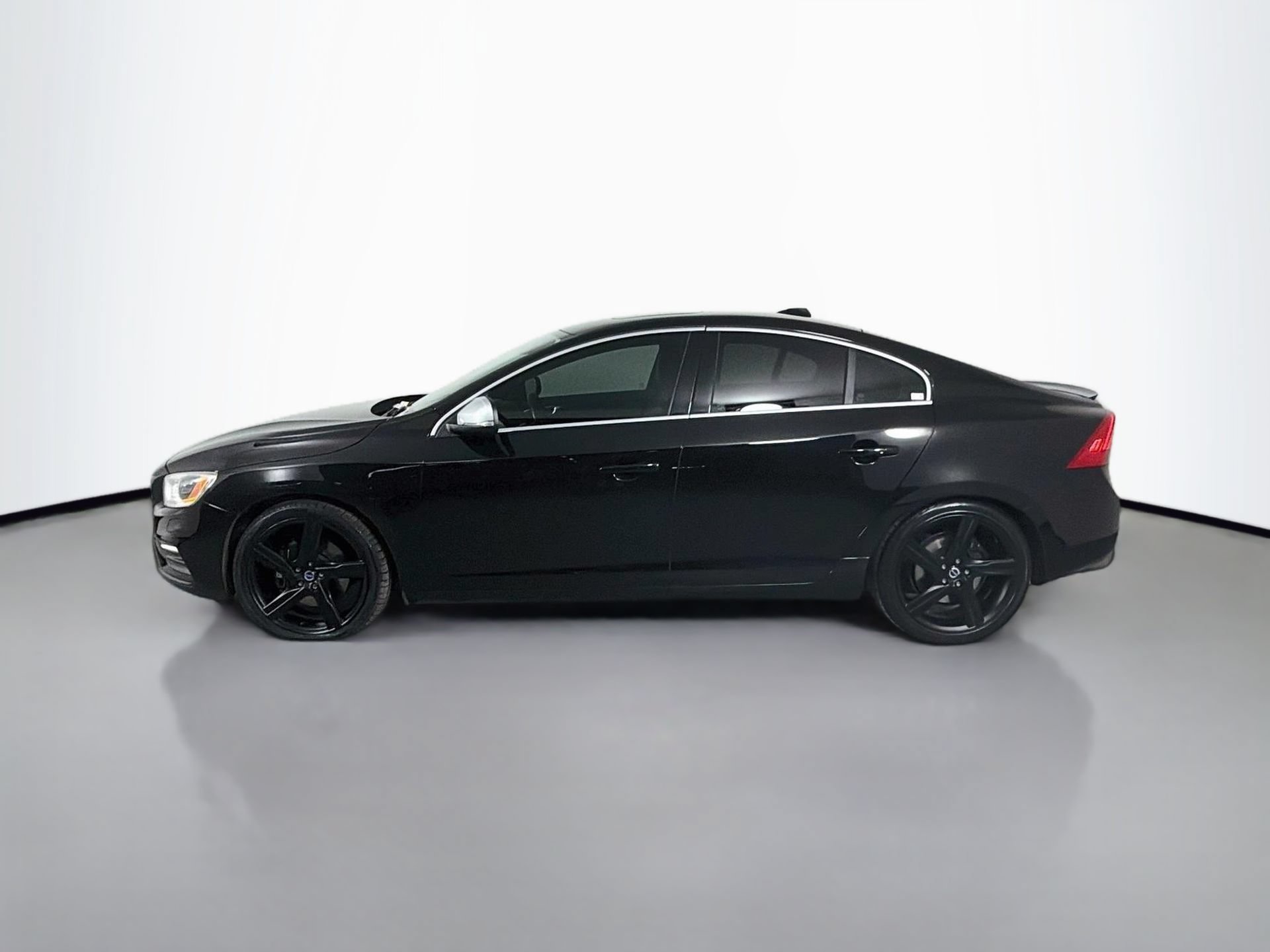 Used 2016 Volvo S60 T6 R-Design w/ Convenience Package AWD/4WD image 9