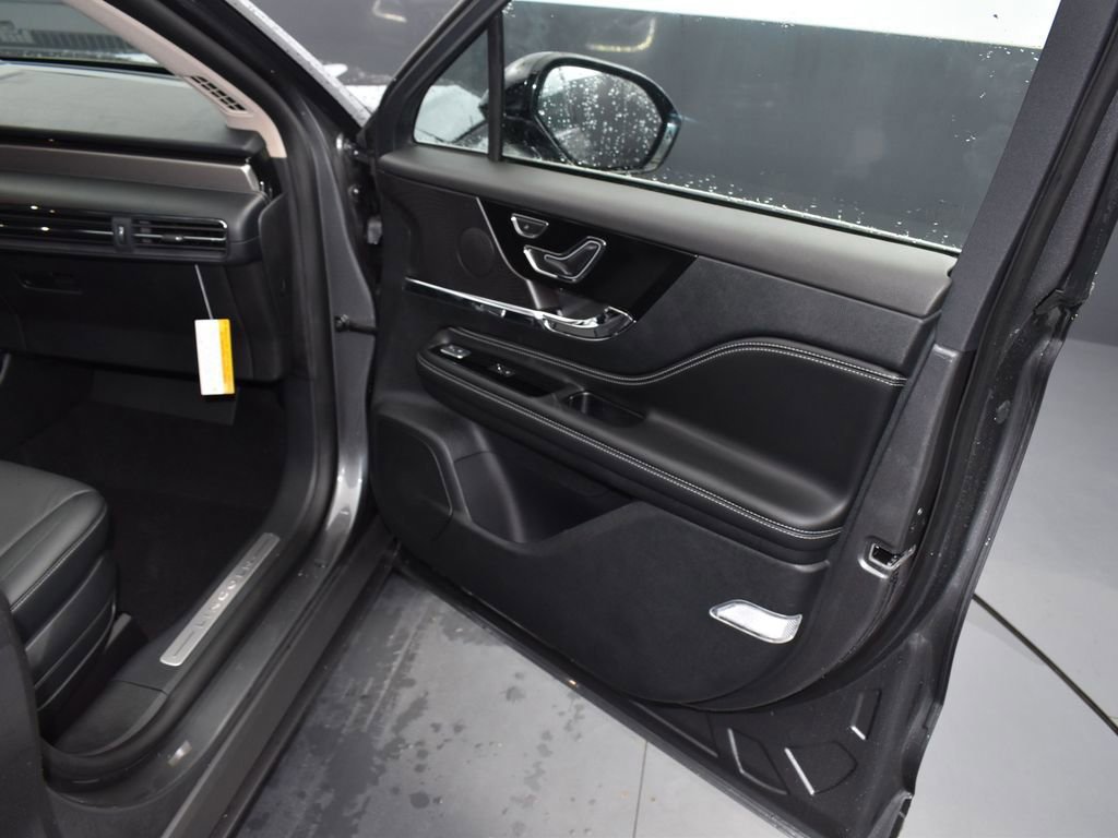 New 2025 Lincoln Corsair Reserve image 27