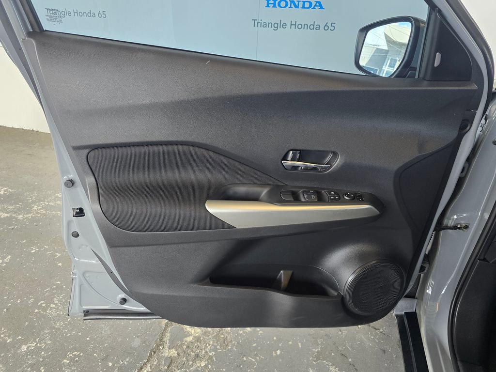 Used 2021 Nissan Kicks SV image 14