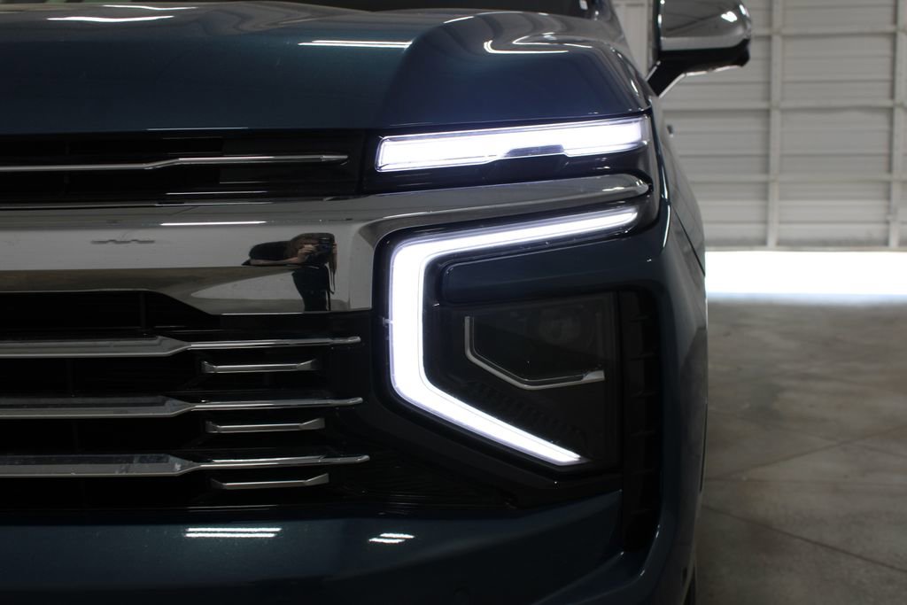 Used 2025 Chevrolet Tahoe Premier AWD/4WD image 14