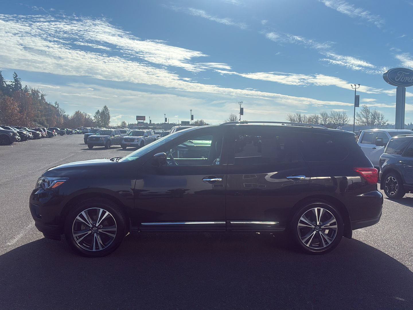 Used 2020 Nissan Pathfinder Platinum AWD/4WD image 2