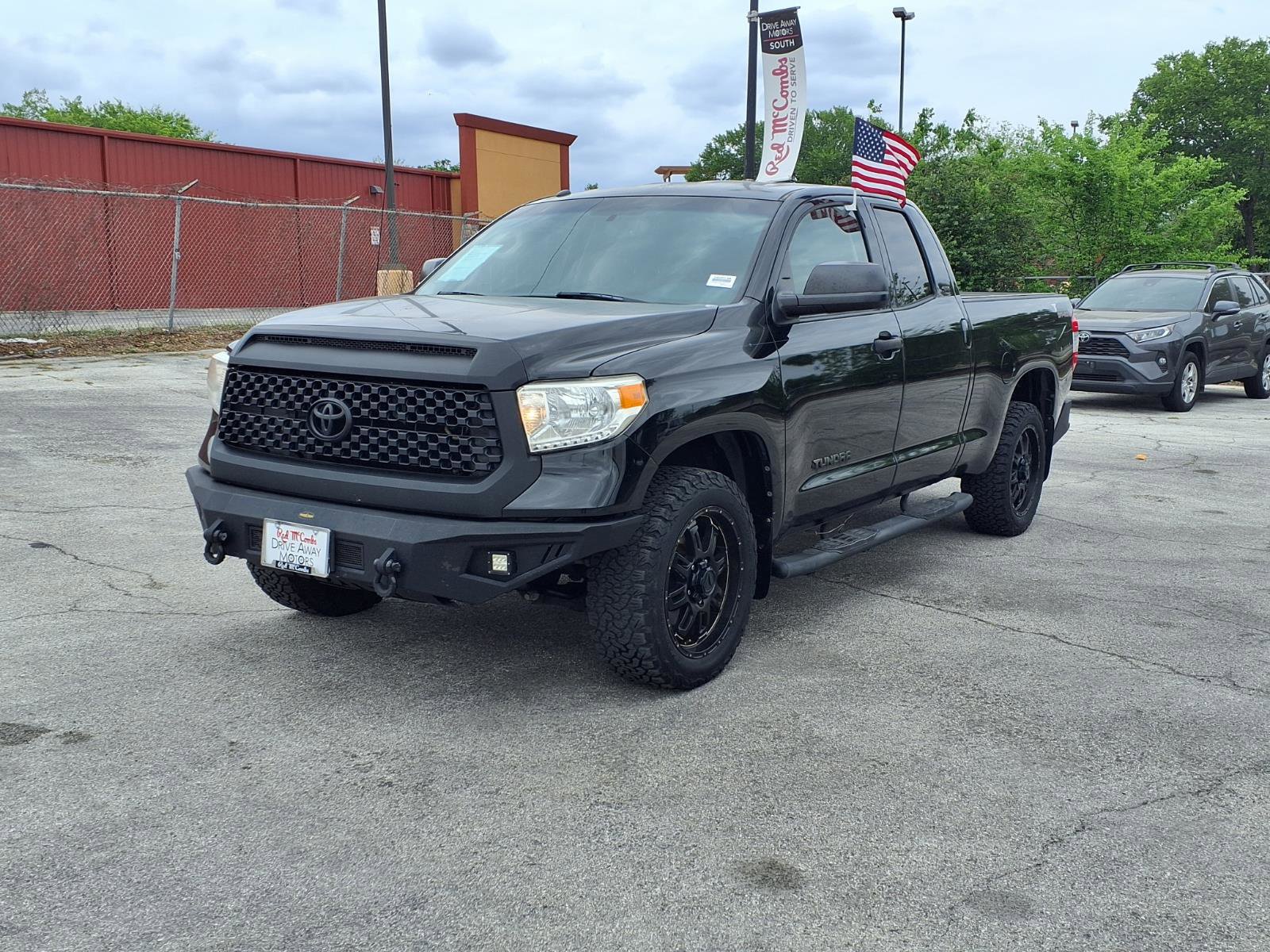 Used 2016 Toyota Tundra SR5 w/ SR5 Upgrade Package RWD image 1