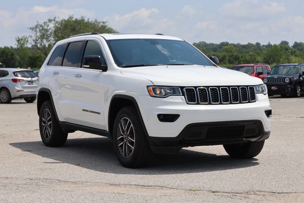 Used 2019 Jeep Grand Cherokee Limited AWD/4WD image 4
