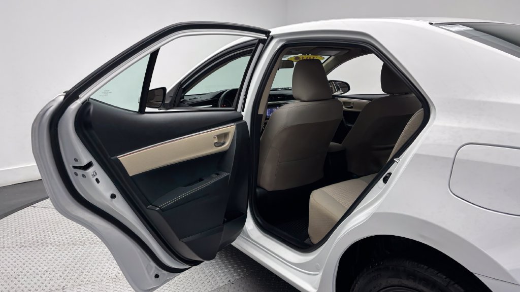 Used 2014 Toyota Corolla LE FWD image 26