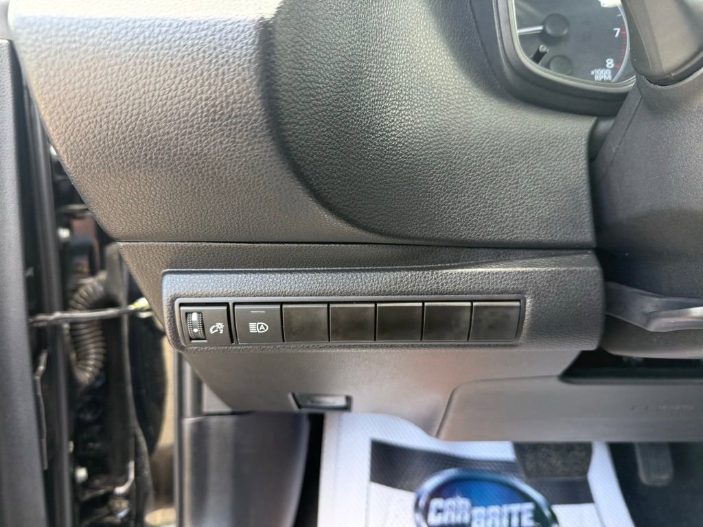 Used 2025 Toyota Corolla LE image 35