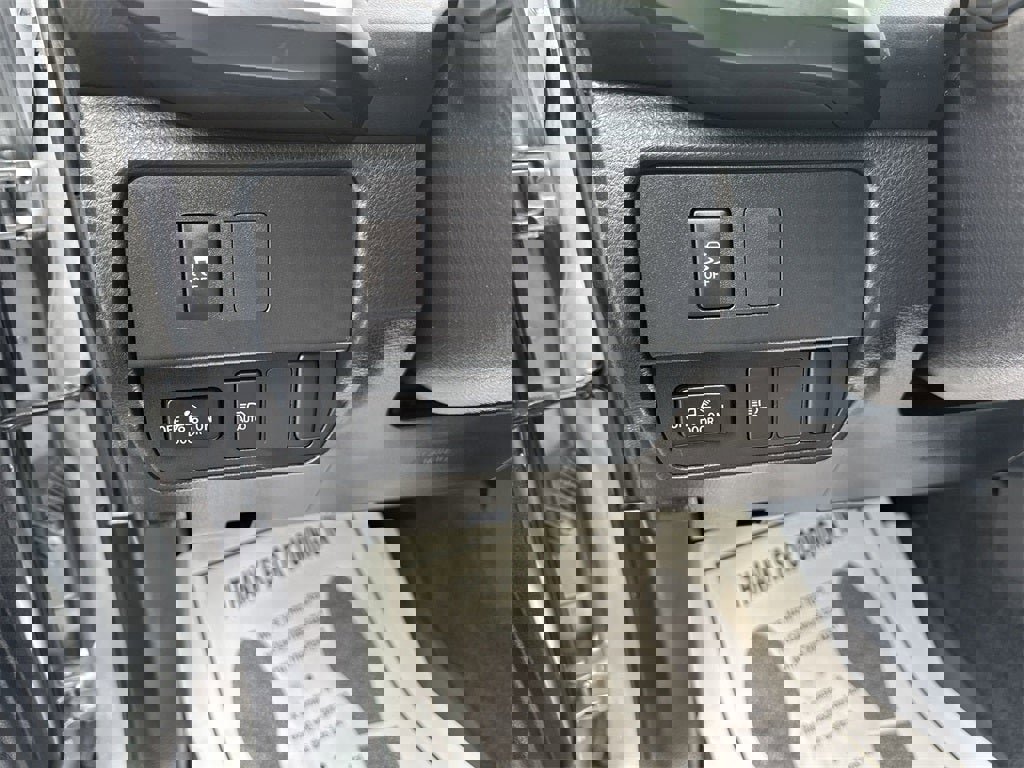 Used 2023 Toyota Tacoma SR w/ SR Convenience Package image 18