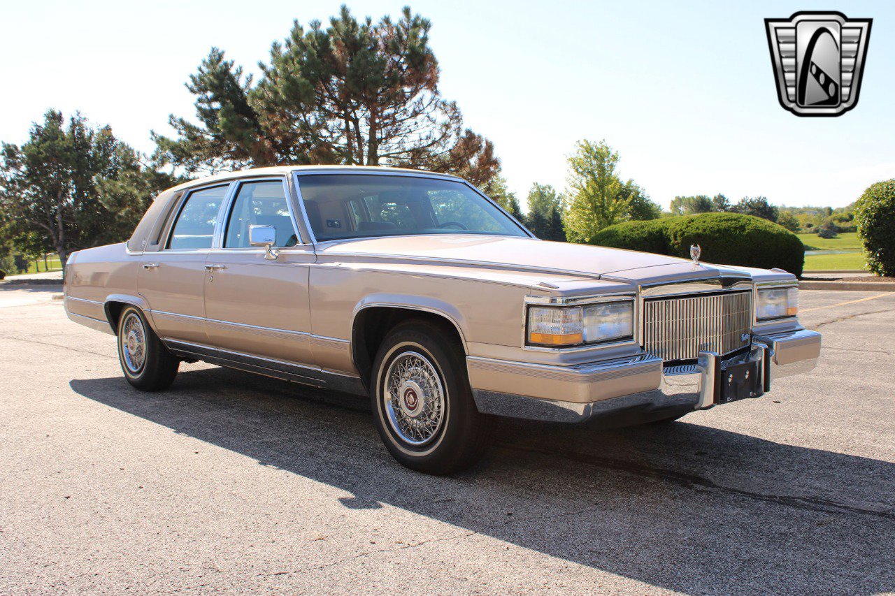 Used 1992 Cadillac Brougham image 10