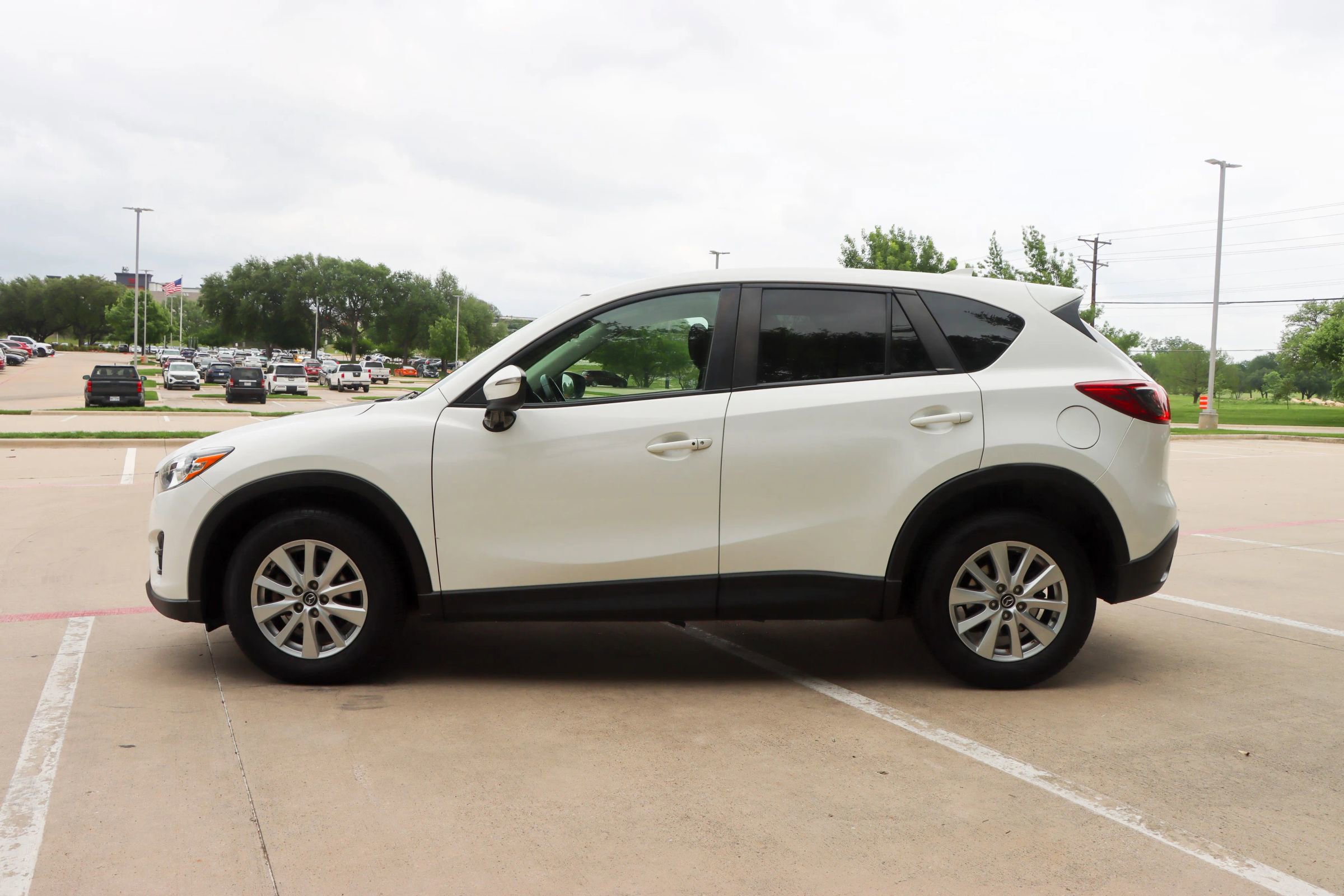 Used 2016 MAZDA CX-5 Touring image 4