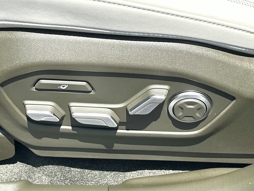 New 2025 Hyundai Santa Fe Calligraphy image 15