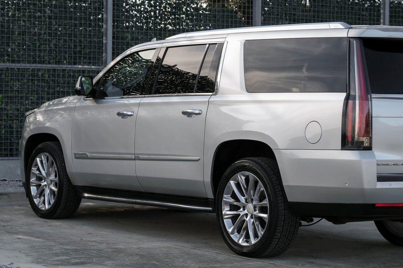 Used 2020 Cadillac Escalade ESV Luxury image 13