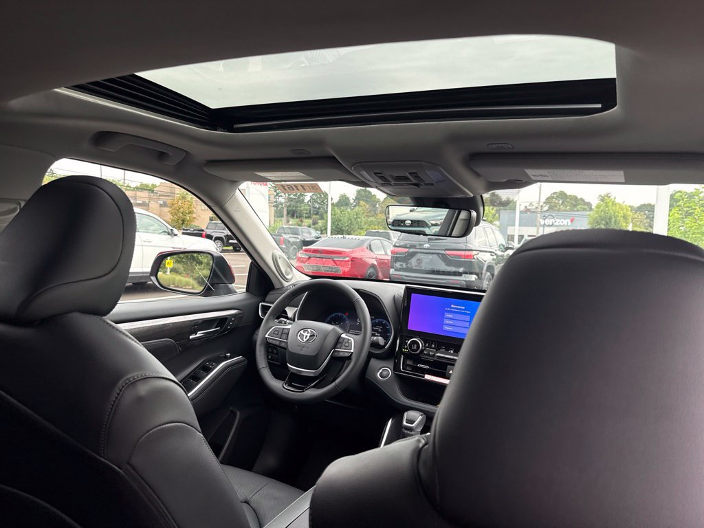 New 2026 Toyota Highlander Limited AWD/4WD image 14