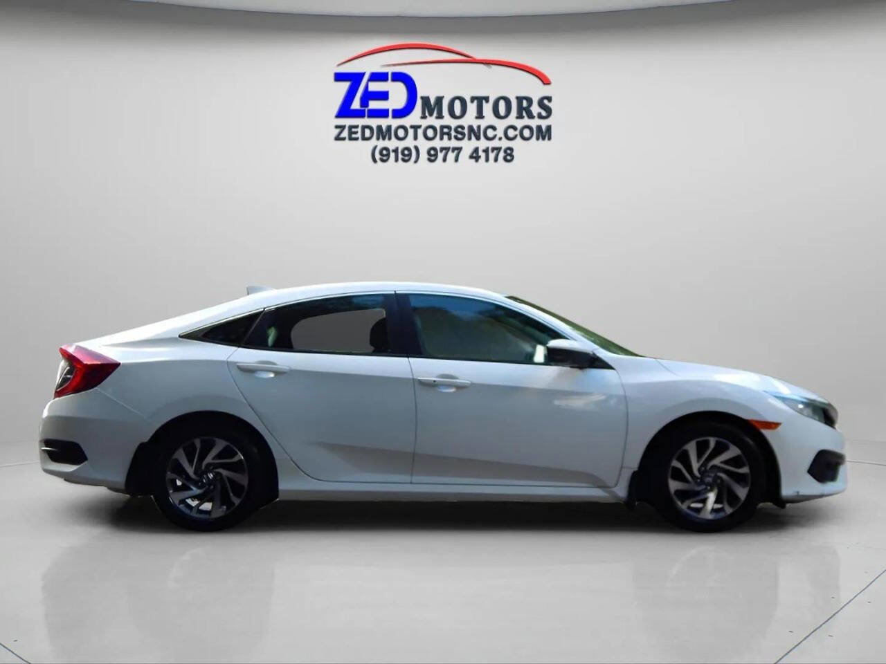 Used 2018 Honda Civic EX image 4