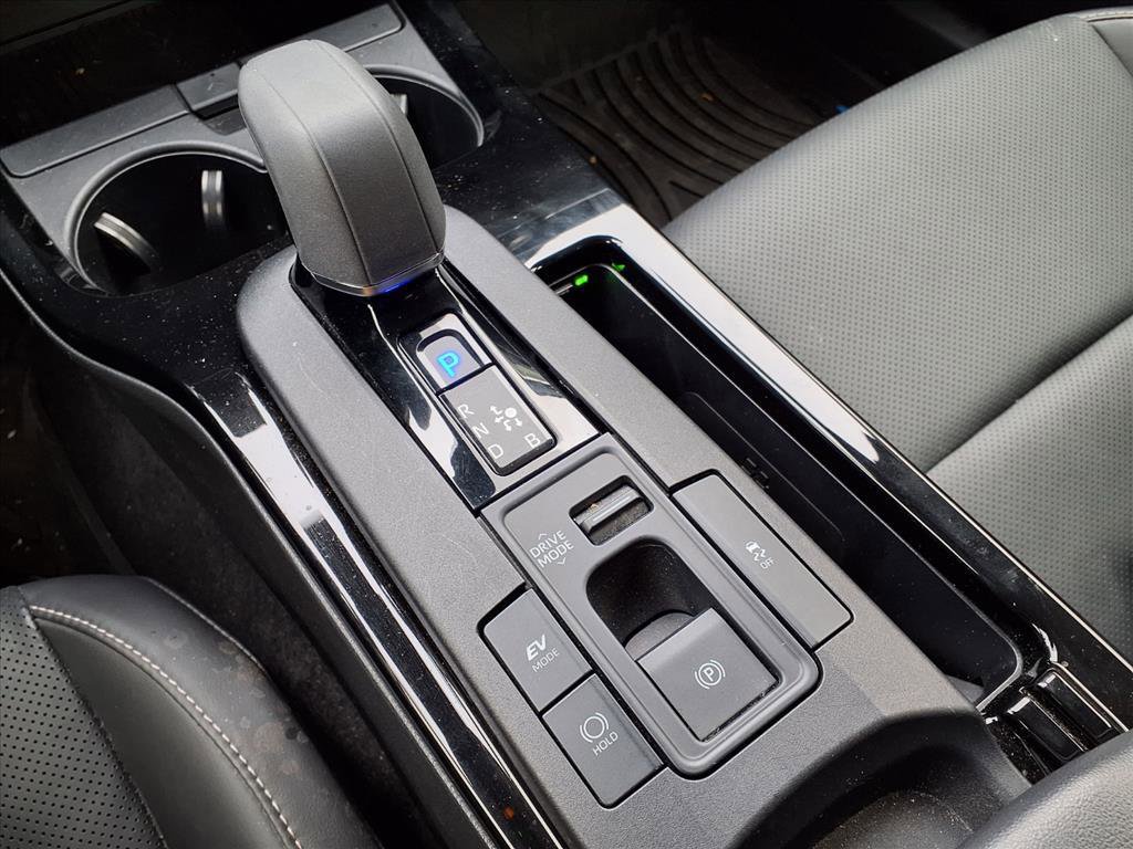 Used 2024 Toyota Prius XLE image 14