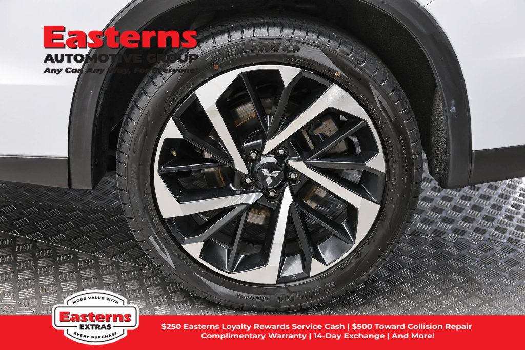 Used 2024 Mitsubishi Outlander SE AWD/4WD image 9
