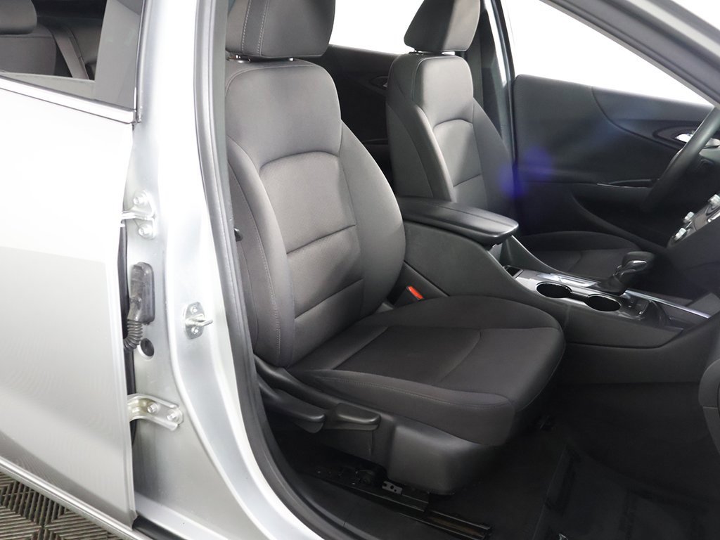 Used 2021 Chevrolet Malibu LT image 29