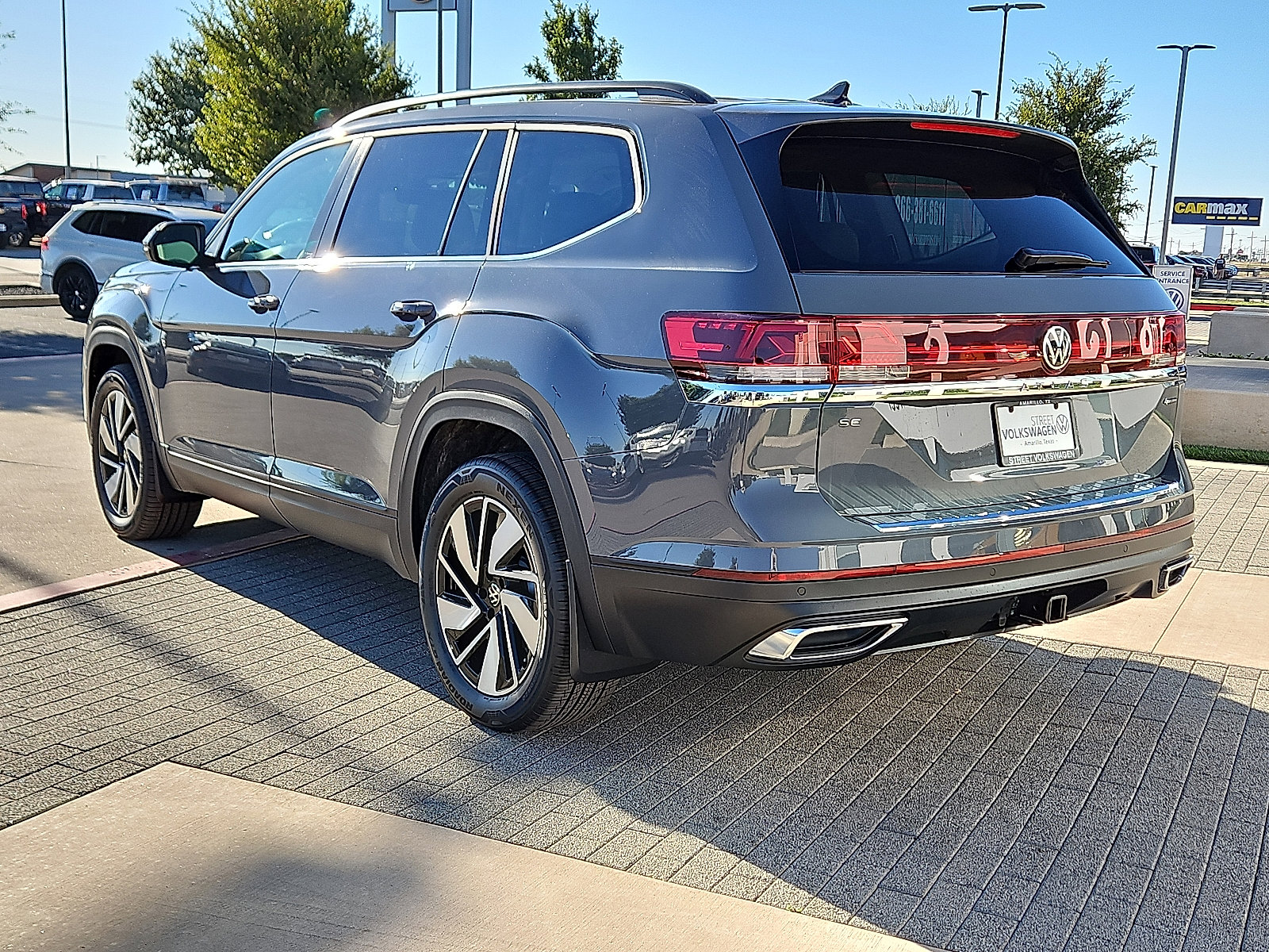 New 2026 Volkswagen Atlas SE image 2