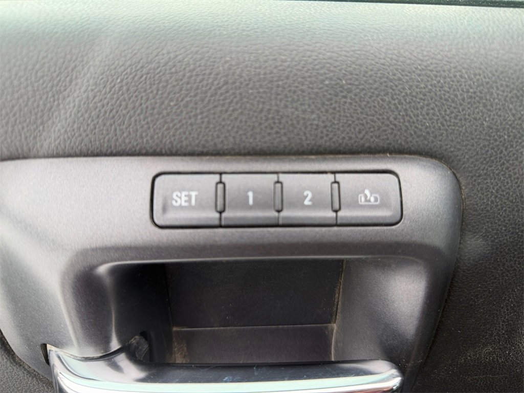 Used 2015 Chevrolet Silverado 2500 LTZ image 17