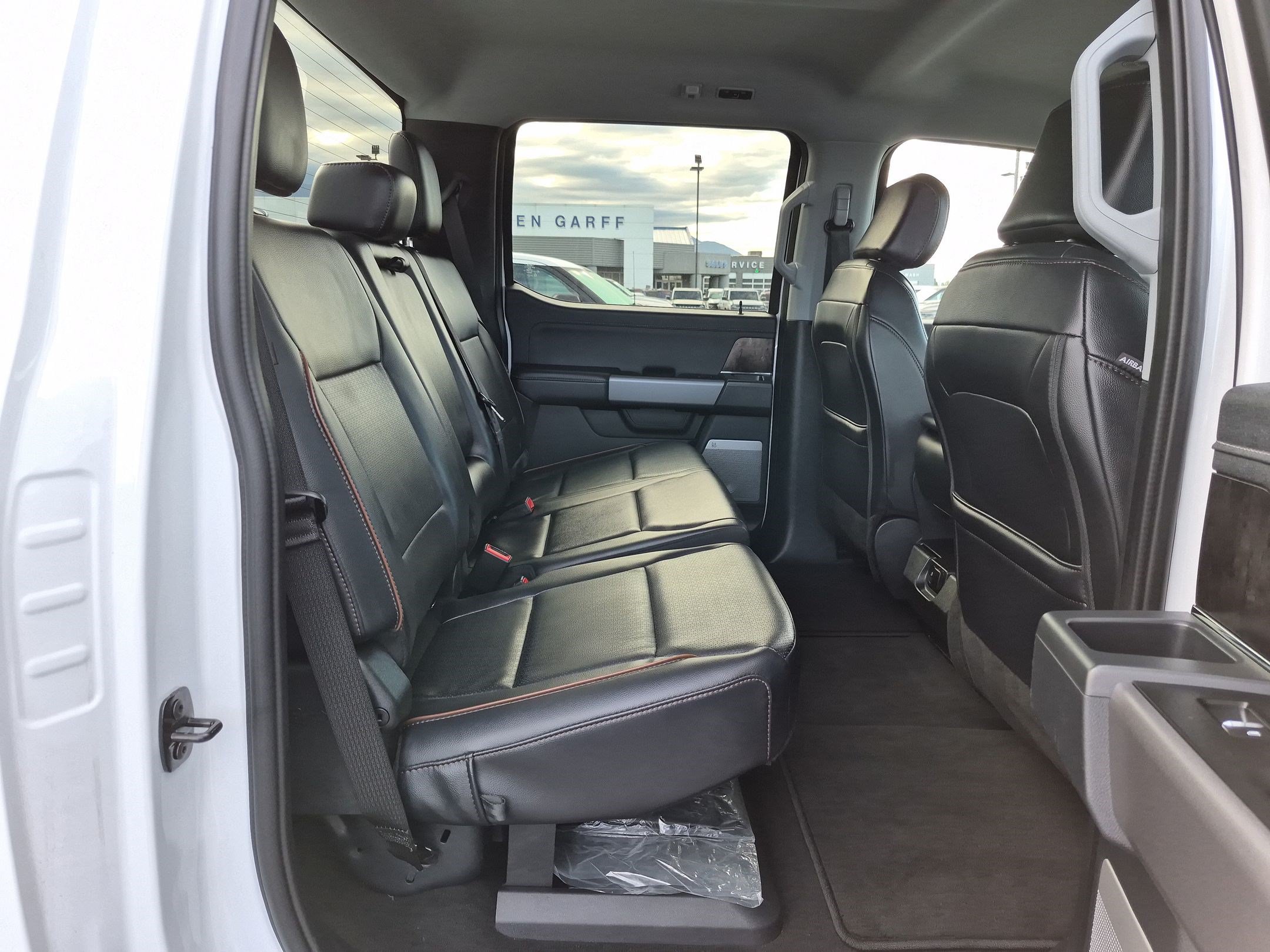 Used 2025 Ford F350 Lariat w/ Camper Package AWD/4WD image 33