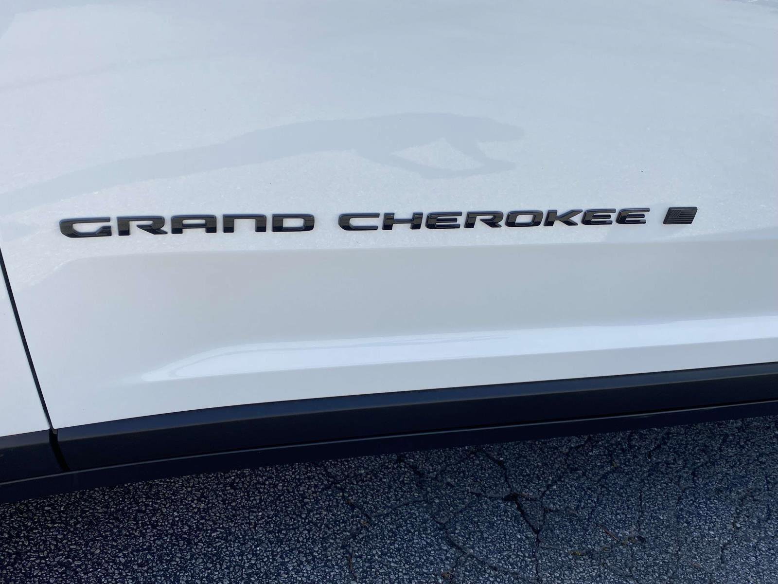 New 2025 Jeep Grand Cherokee L Altitude image 15