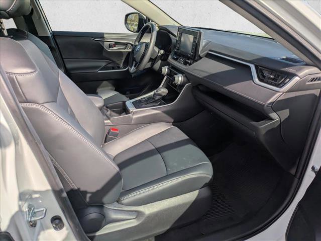 Used 2021 Toyota RAV4 XLE Premium image 18