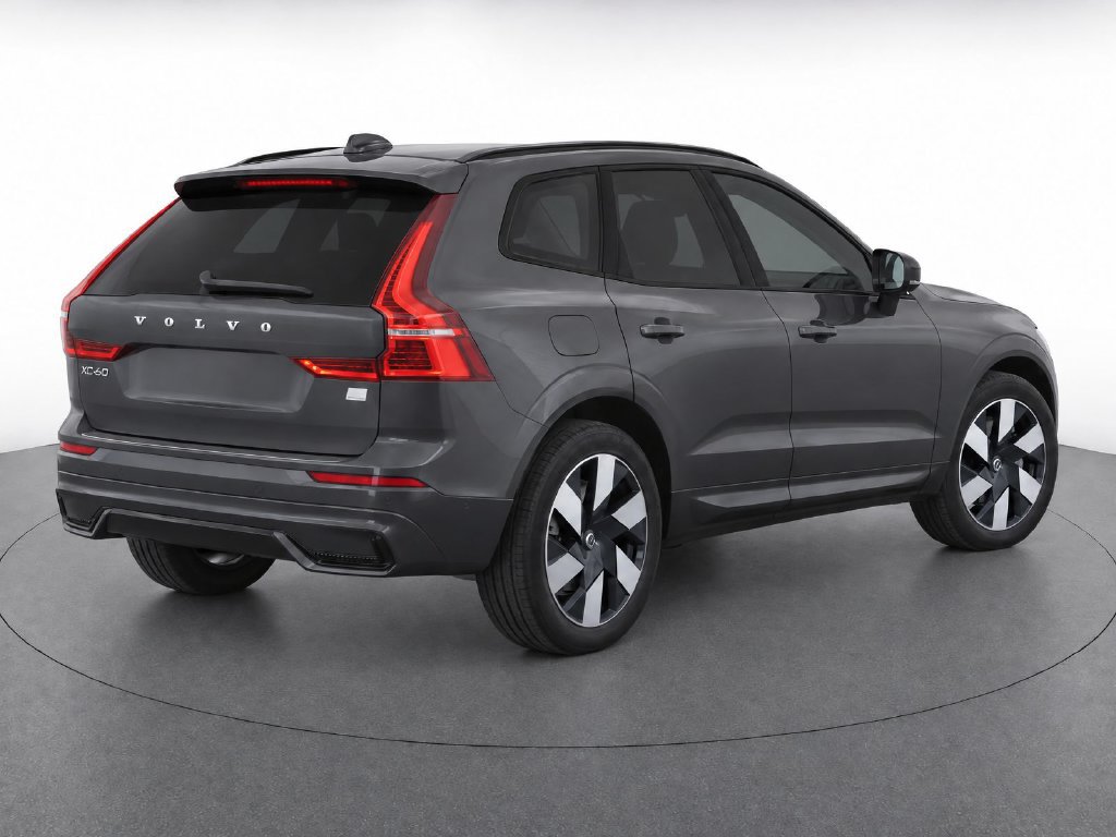 Used 2024 Volvo XC60 T8 Plus w/ Protection Package Premier AWD/4WD image 4