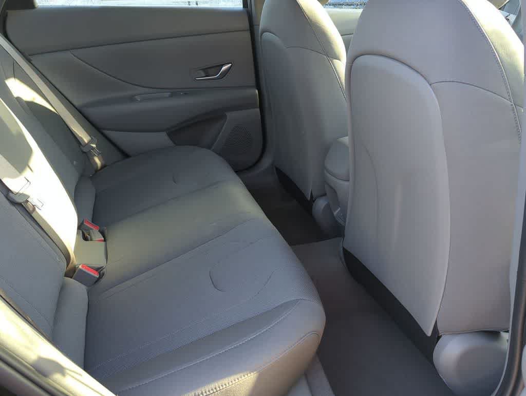 New 2026 Hyundai Elantra SE FWD image 21