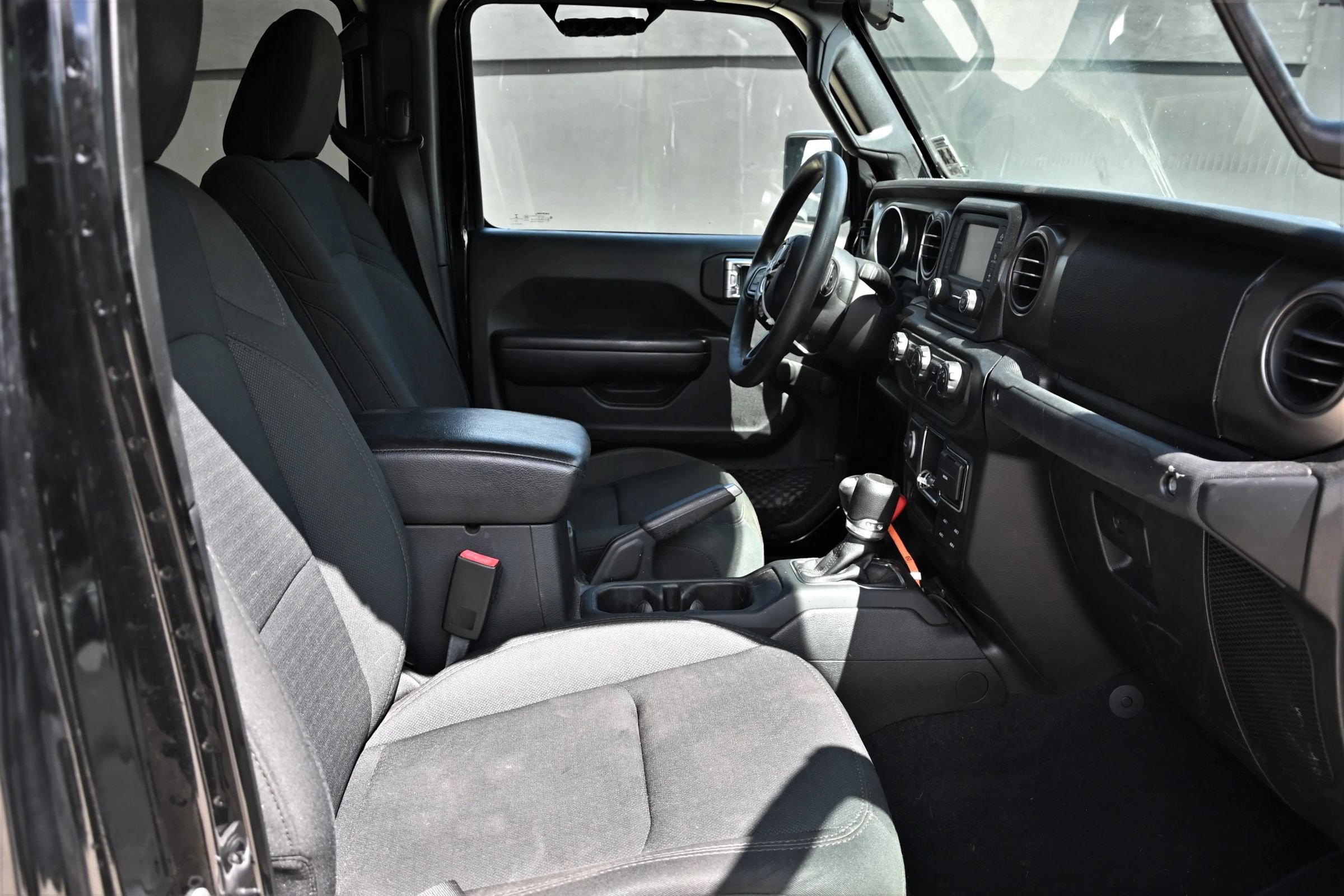 Used 2021 Jeep Gladiator Sport w/ Auxiliary Switch Group AWD/4WD image 11